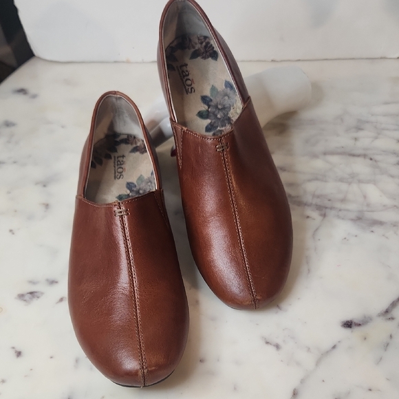 Taos | Women's Hazelnut Brown Slip On Leather Loafers Sz 8.5 - Picture 6 of 7